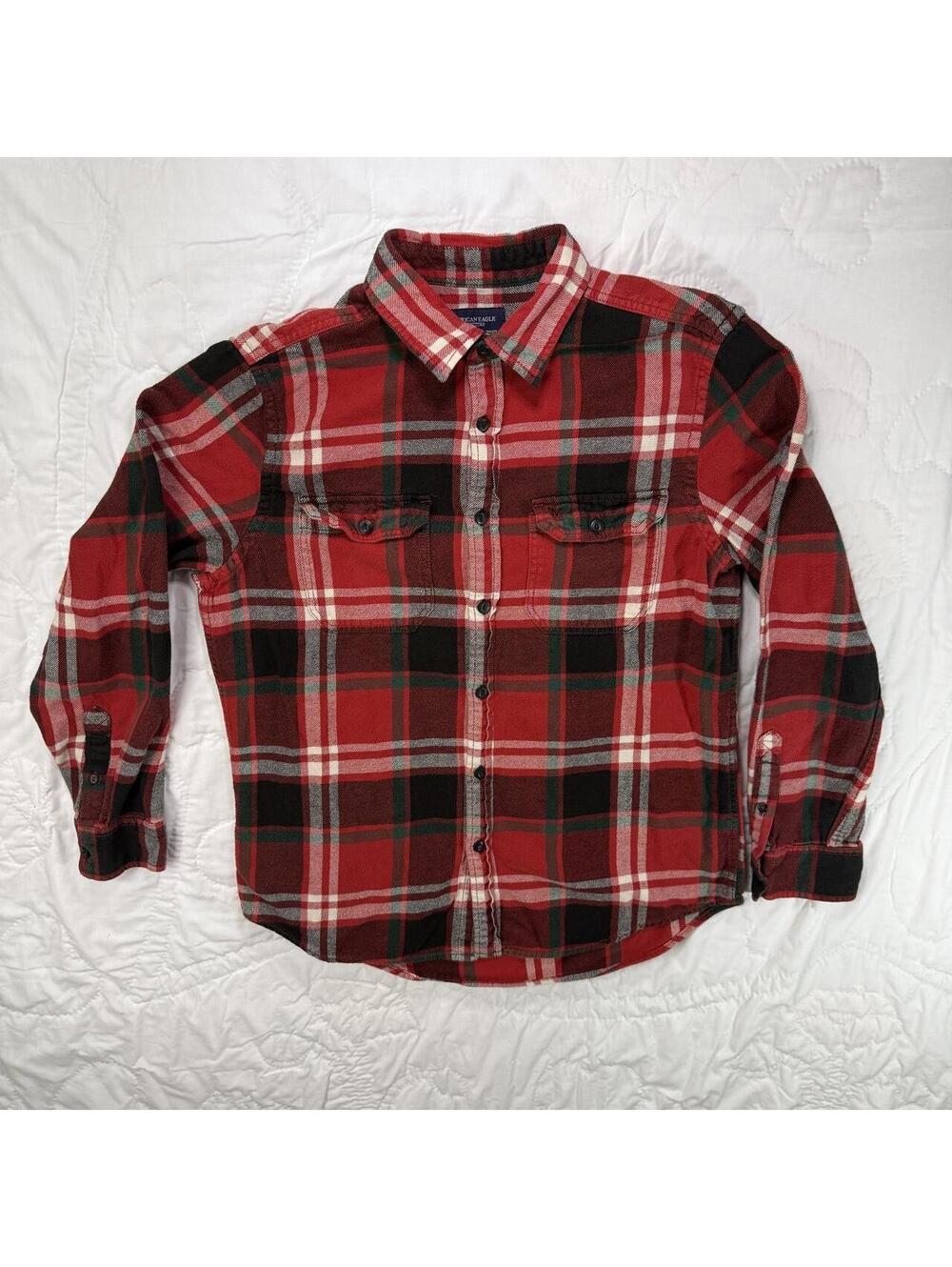 American Eagle red plaid flannel shirt Size L